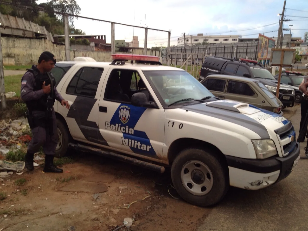 Homem morre após trocar tiros com a polícia em matagal usado para tráfico em Viana