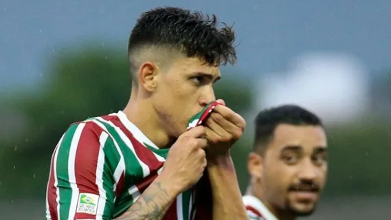 Após ser artilheiro do Carioca, Pedro assume a 9 do Fluminense na Sul-Americana