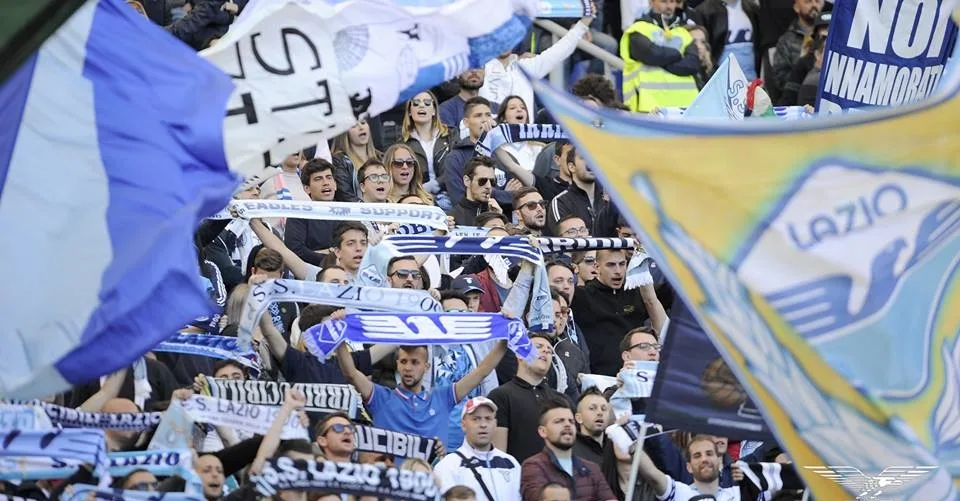 Polícia aponta torcedores da Lazio que afixaram imagens de Anne Frank em estádio