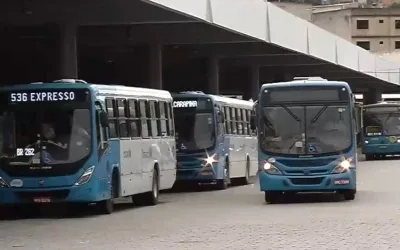 Homem é esfaqueado dentro de ônibus ao voltar do trabalho em Cariacica