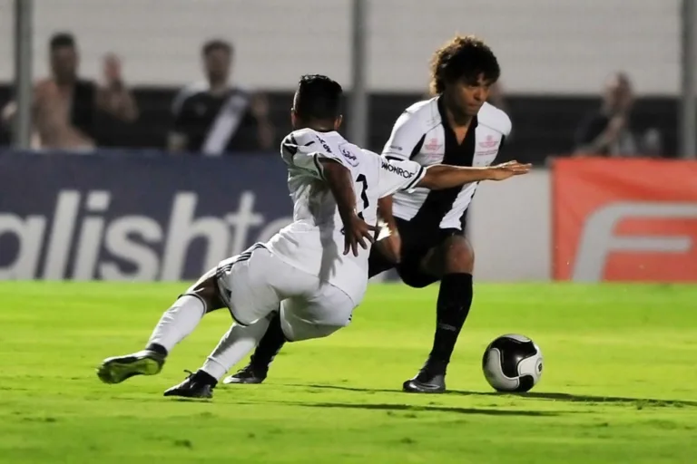 Antes de clássico, Victor Ferraz nega 'rusgas' do Santos com o Palmeiras