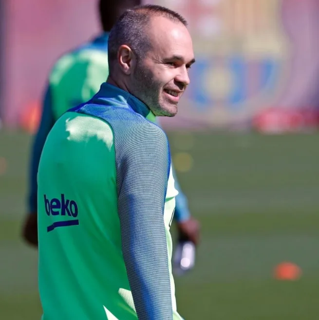 Luis Enrique confirma Iniesta e vê boa condição física de meia para reta decisiva