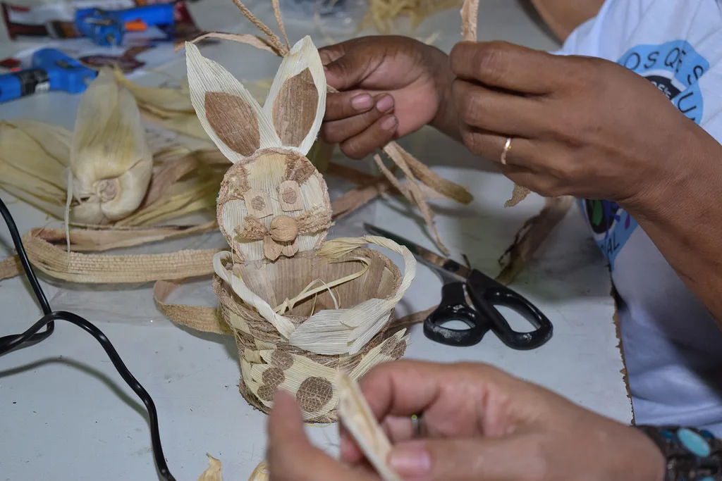 Artesãs realizam teste para obter Carteira Nacional na Feira de Negócios em Cachoeiro