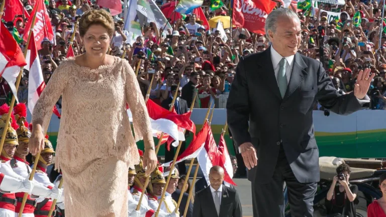 Em 'prévia' do impeachment, Temer e Dilma lutam por apoio de indecisos