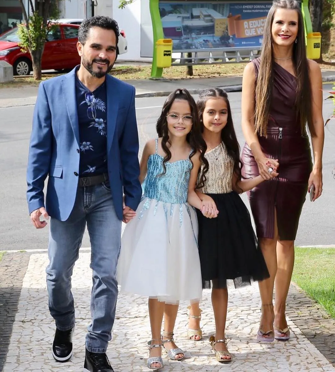 Luciano Camargo celebra aniversário de 9 anos das filhas gêmeas