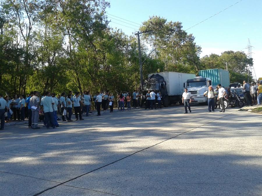 Trabalhadores portuários aderem à paralisação e fecham portos da Grande Vitória