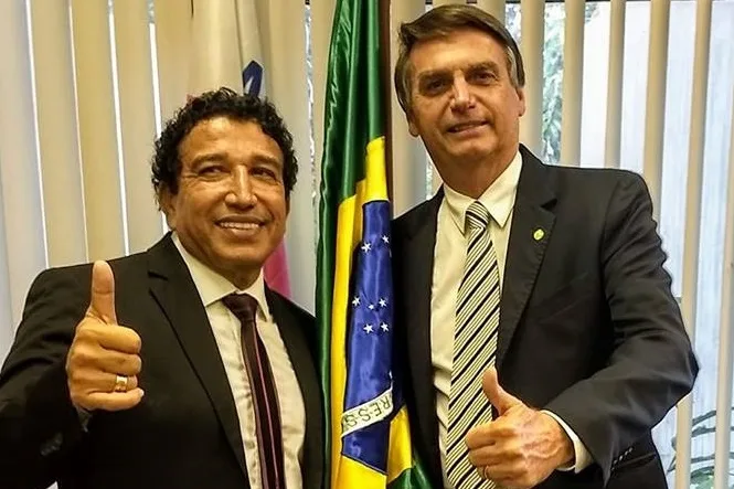 A convite de Magno Malta, Bolsonaro chega ao ES nesta sexta