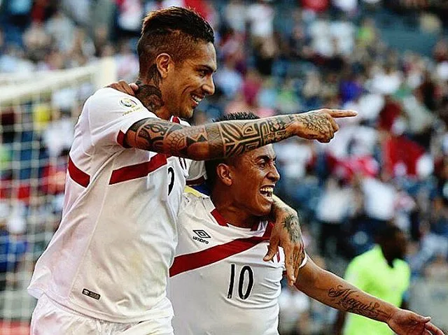 Com gols de Guerrero e Cueva, Peru empata e derruba Argentina para o 5º lugar