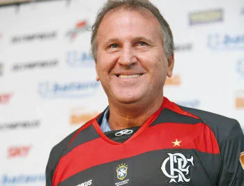 Zico veste camisa do Flamengo durante Apresentação de Zico ao Flamengo como novo diretor-executivo de futebol realizado no Centro de Treinamento da Gávea. Rio de Janeiro / RJ, Brasil – 01/06/2010. Foto: Wagner Meier / Fotoarenadurante Apresentação de Zico ao Flamengo como novo diretor-executivo de futebol realizado no Centro de Treinamento da Gávea. Rio de […]