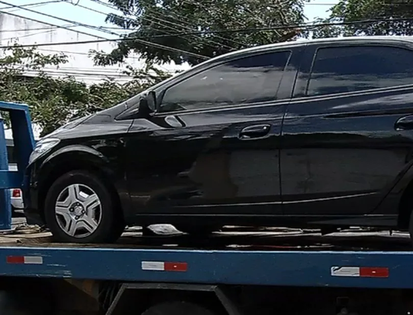 Suspeitos usam arma de brinquedo para roubar carro em Jardim da Penha