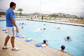 Escolinha de Natação no Centro Esportivo Tancredão