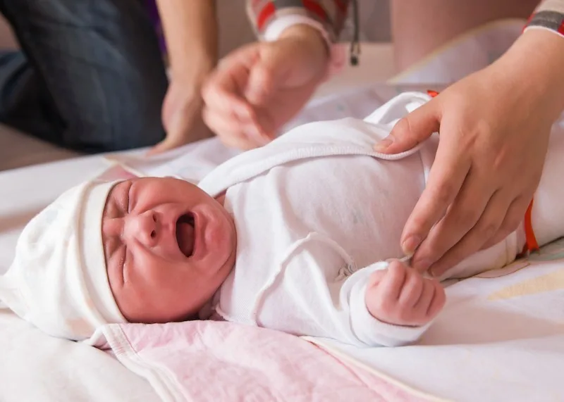 Cólica em bebês pode ser tratada com fórmulas especiais