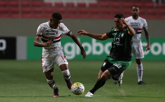 São Paulo perde para América-MG e mantém jejum de sequência positiva na temporada