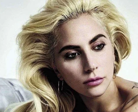 Lady Gaga termina noivado com Christian Carino