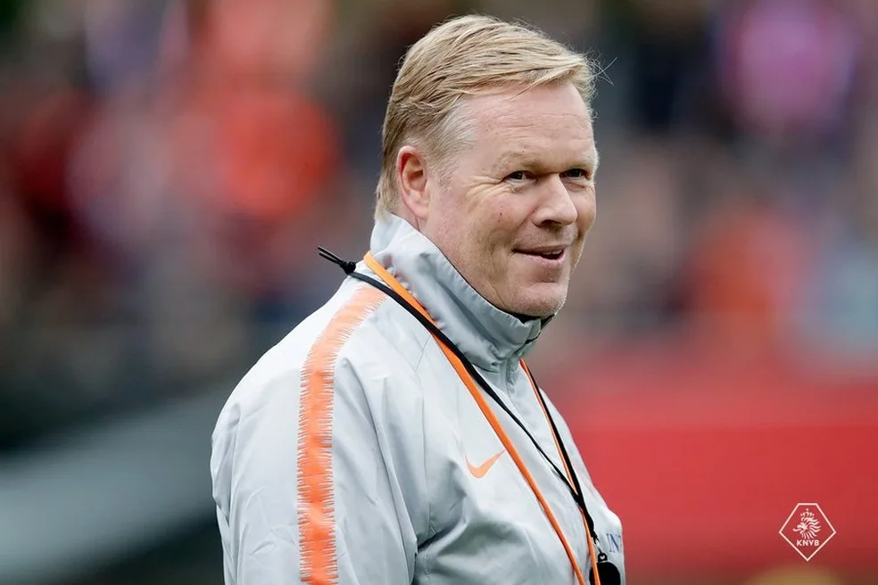 Koeman admite desejo de treinar Barcelona, mas adverte: '100% só quando assinar'