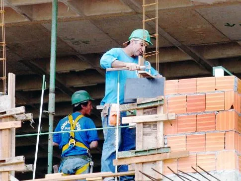 Número de empregos na construção civil cai  no ES