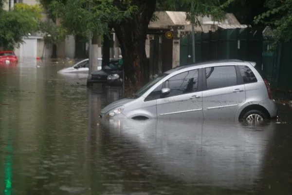 Tempestade em São Paulo deixou 800 mil casas sem energia elétrica