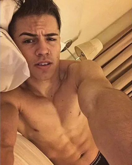 Biel sobre paquera na internet: "Eu mando nude, dou cantada, like"