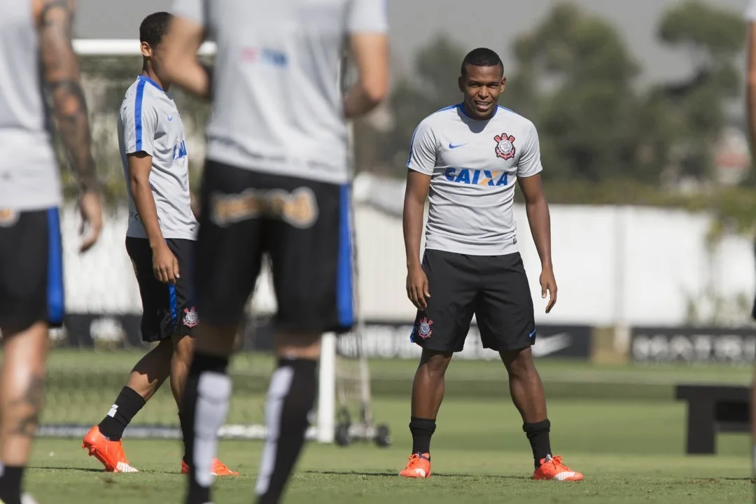 Corinthians recorre ao passado para reagir após dura eliminação no Paulista