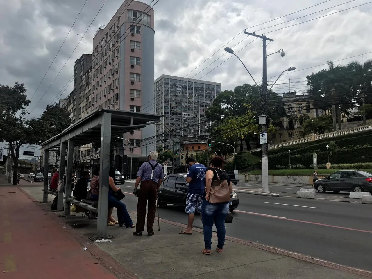 'Blitz' no Centro de Vitória: onde estão as lixeiras?