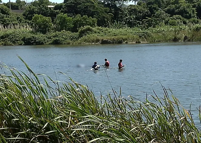 Corpo de homem é encontrado boiando na Lagoa de Carapebus, na Serra