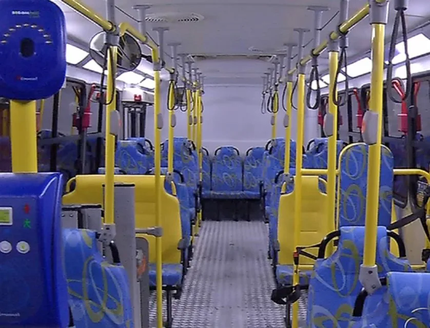 Trio faz arrastão em ônibus do Transcol e aterroriza passageiros em Vitória