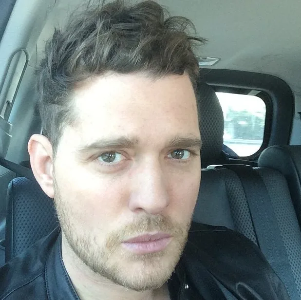 Filho de Michael Bublé sofre queimaduras e é levado às pressas a hospital