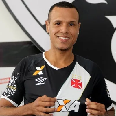 Luis Fabiano retorna ao Vasco, mas Milton Mendes faz mistério na escalação