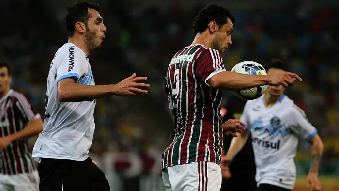 Grêmio empata sem gols com Fluminense e entra no G4