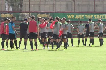 Australianos começam a semana jogando amistoso contra Paraná Clube em Cariacica