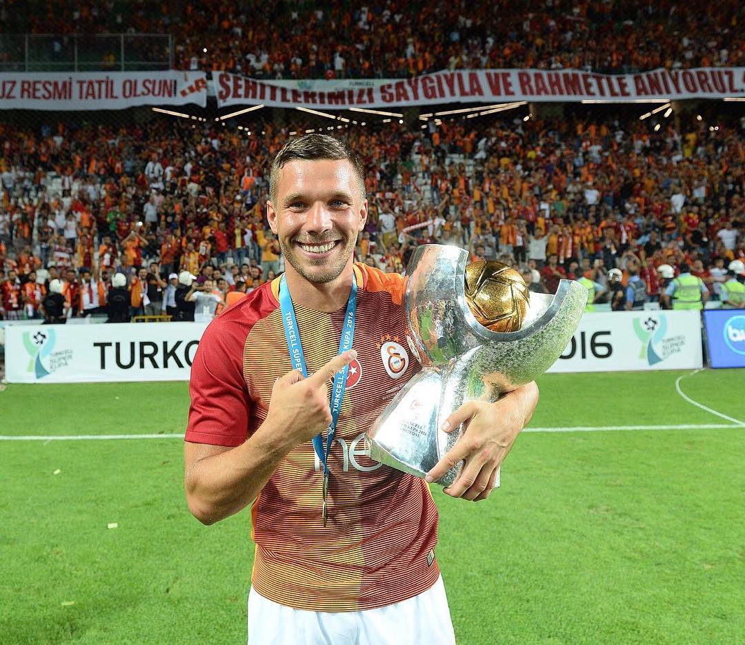 Campeão mundial em 2014, Podolski anuncia aposentadoria da seleção alemã