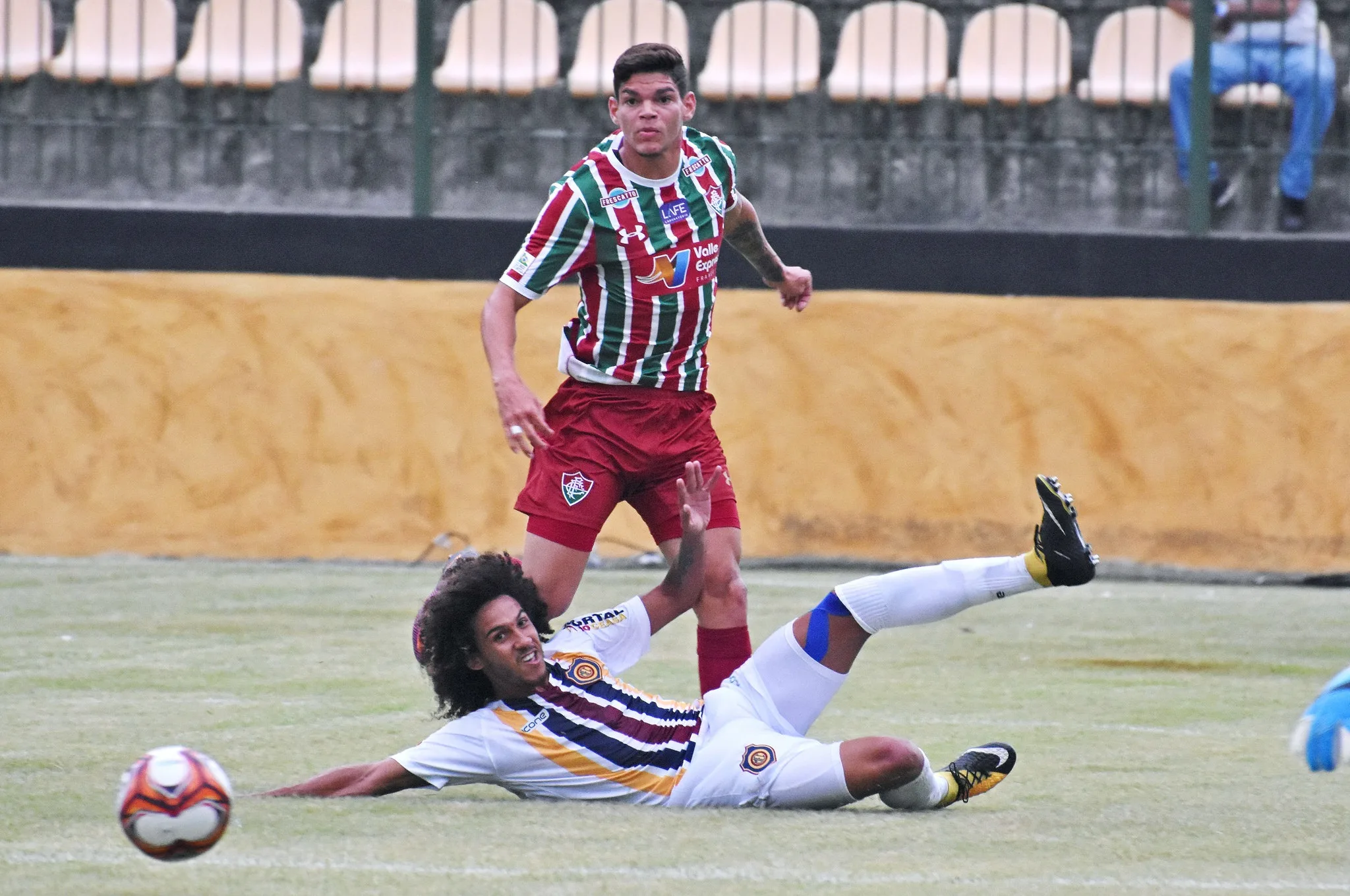 Fluminense vence o Madureira por 2 a 1 e 'sobrevive' na briga pela semifinal da Taça Guanabara