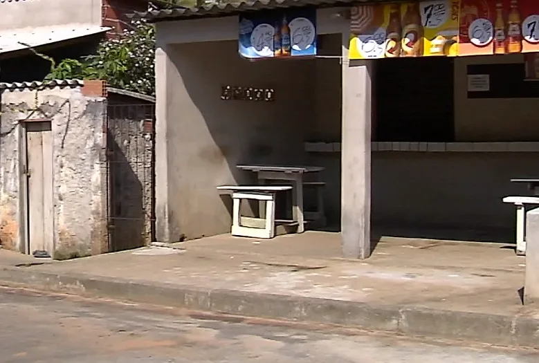 Comerciante é executado com um tiro na cabeça em bar na Serra