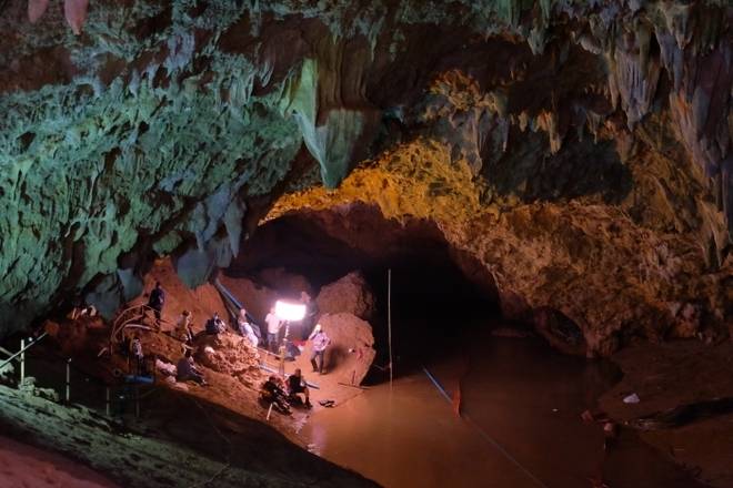 Décimo primeiro menino é resgatado de caverna na Tailândia