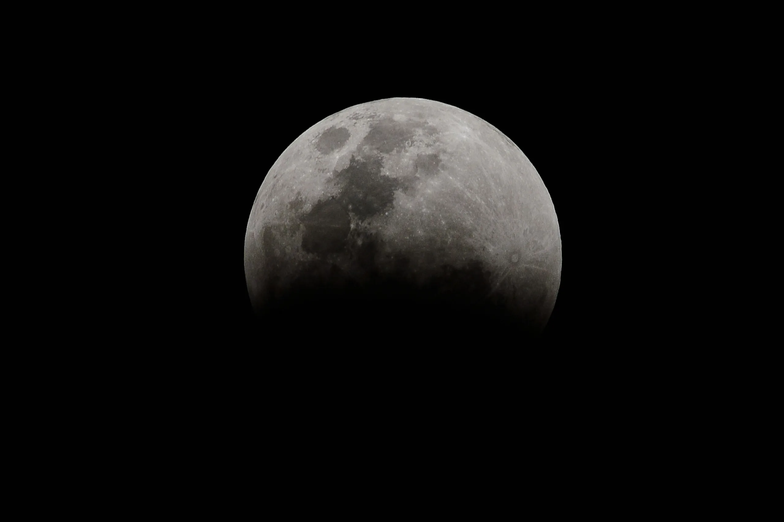 Brasília – O Clube de Astronomia promove um encontro de telescópios na Praça dos Três Poderes, para observar a Superlua e eclipse total lunar (Marcello Casal Jr/Agência Brasil)