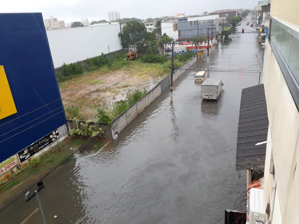 Chuva provoca alagamentos na Grande Vitória. Veja as regiões atingidas!