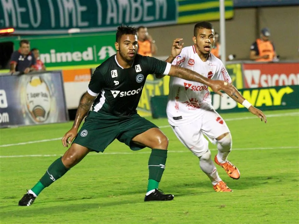 Goiás faz dois gols de pênalti e Bragantino perde a sexta seguida na Série B