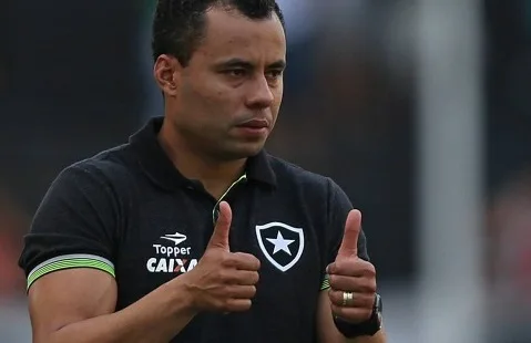 Jair Ventura se explica em polêmica sobre técnicos estrangeiros: 'Não fui claro'