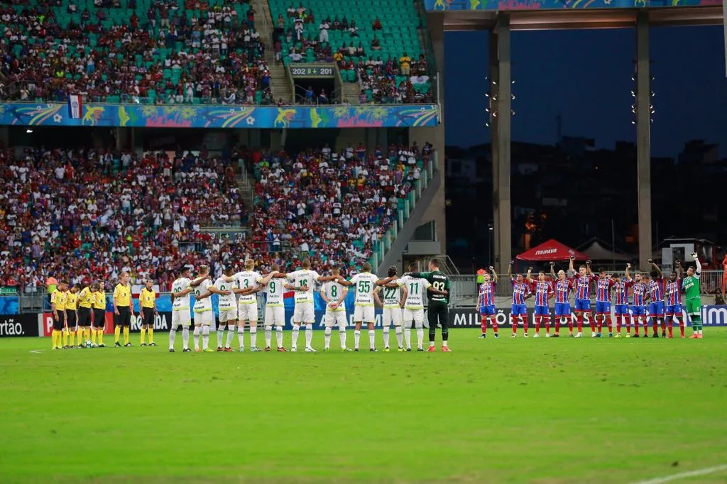 Chapecoense bate Bahia, almeja Libertadores e praticamente encerra sonho de rival