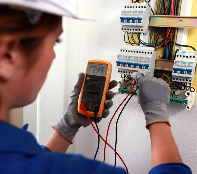 Curso gratuito oferece 40 vagas para formação de eletricistas na Grande Vitória