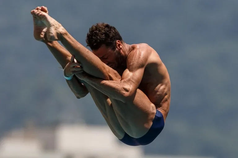 Saltador Hugo Parisi fica em último e fecha sua participação final nos jogos do Rio