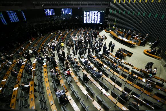 Câmara dos Deputados aprova alongamento das dívidas dos Estados por 20 anos