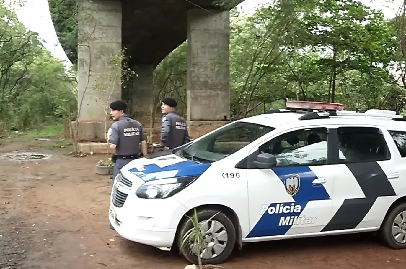 Jovem é arrastado, agredido e assassinado embaixo da Segunda Ponte