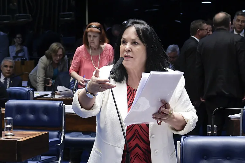 Plenário do Senado Federal durante sessão deliberativa ordinária. Ordem do dia. rrÀ bancada, em pronunciamento, senadora Rose de Freitas (Podemos-ES).rrFoto: Waldemir Barreto/Agência Senado