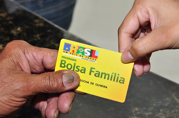 No Nordeste, 29,3% dos domicílios recebiam Bolsa Família em 2016, diz IBGE