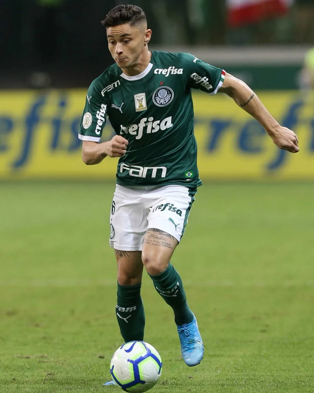 Chegada de Viña faz Diogo Barbosa virar a terceira opção na lateral do Palmeiras