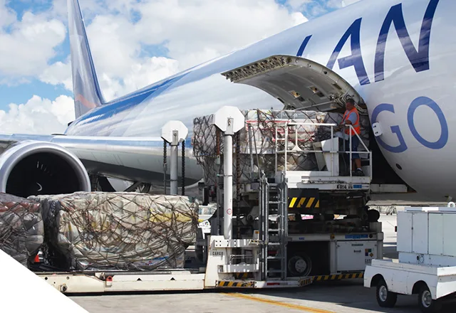 Transporte aéreo de carga cai 3,4% em maio no comparativo anual, diz Iata