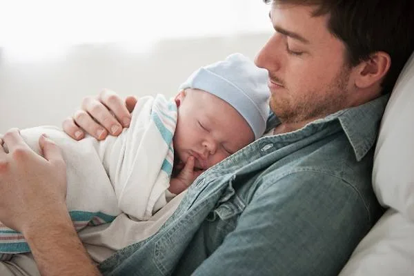 Projeto prevê licença-parental compartilhada de 75 dias