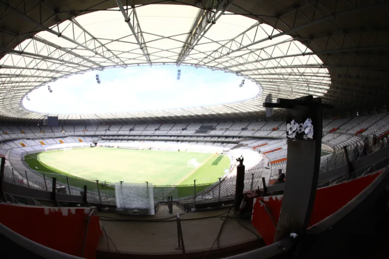 Vista do Estádio Governador Magalhães Pinto (Mineirão), em Belo Horizonte-MG, que tem inauguração prevista para o próximo dia 21. O Estádio esta sendo reformado para receber os jogos da Copa das Confederações 2013 e da Copa do Mundo 2014.