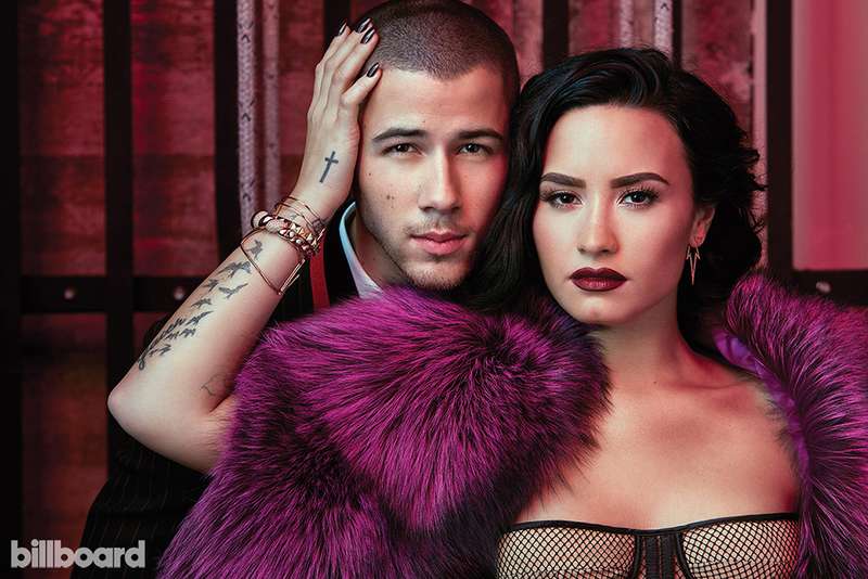 Demi Lovato e Nick Jonas fazem ensaio juntos e falam sobre amizade